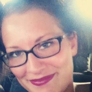 Meet your Posher, Chanel